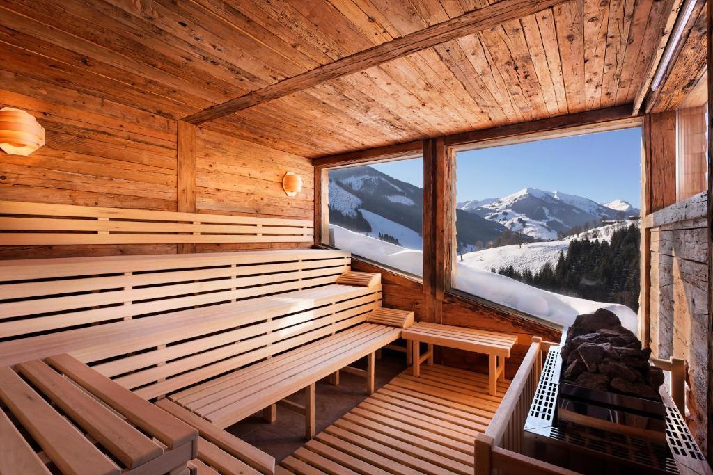 Art & Ski-in Hinterhag Hotel 4*